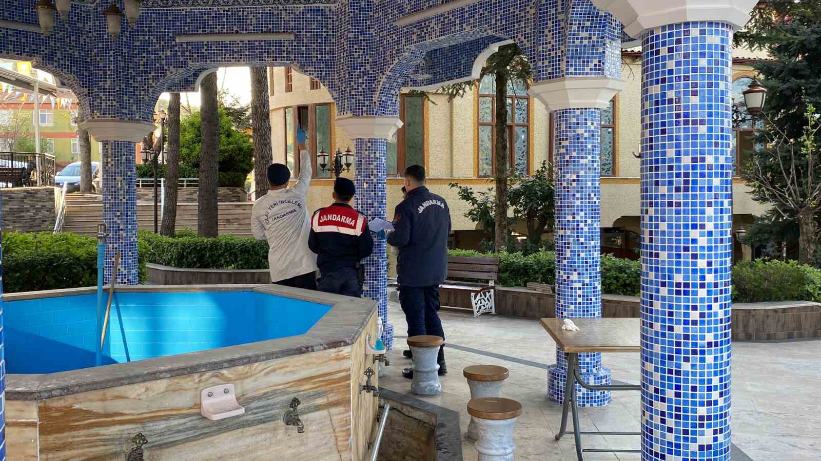 Kavga ettiği şahsı değil, ayırmak isteyenleri vurdu
