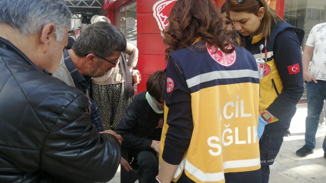 Otomobil ile motosiklet &ccedil;arpıştı: 1 yaralı
