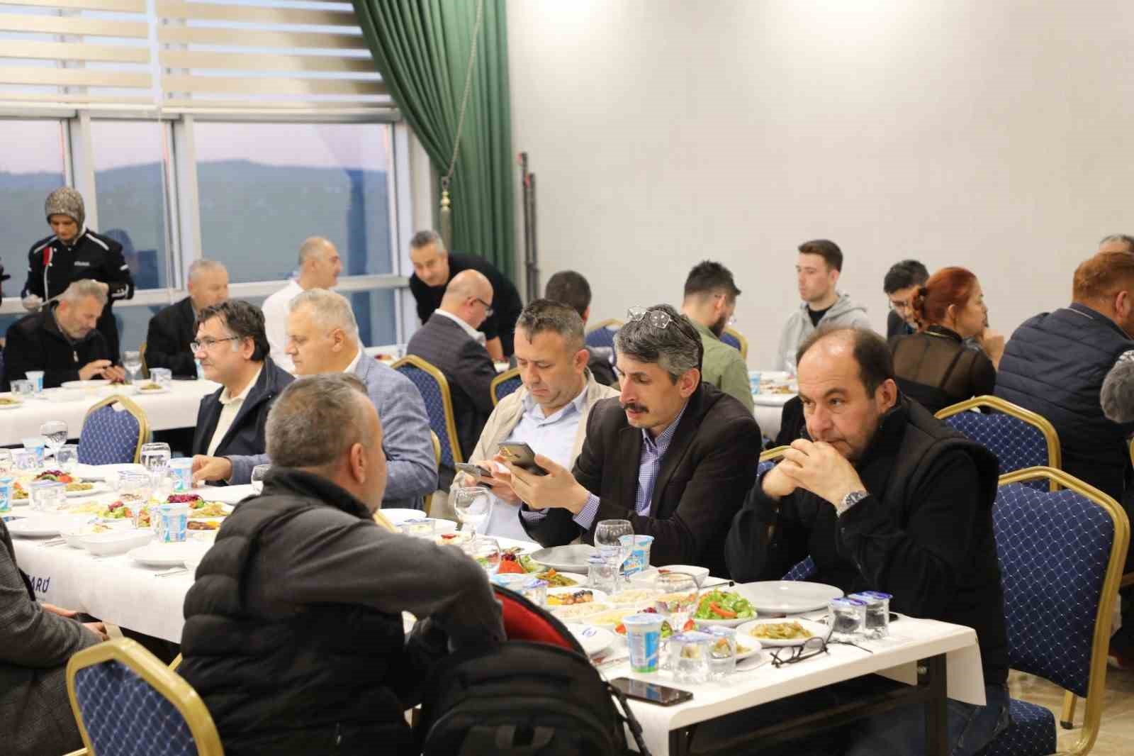 Rektör Uzun, basın mensuplarıyla iftarda bir araya geldi
