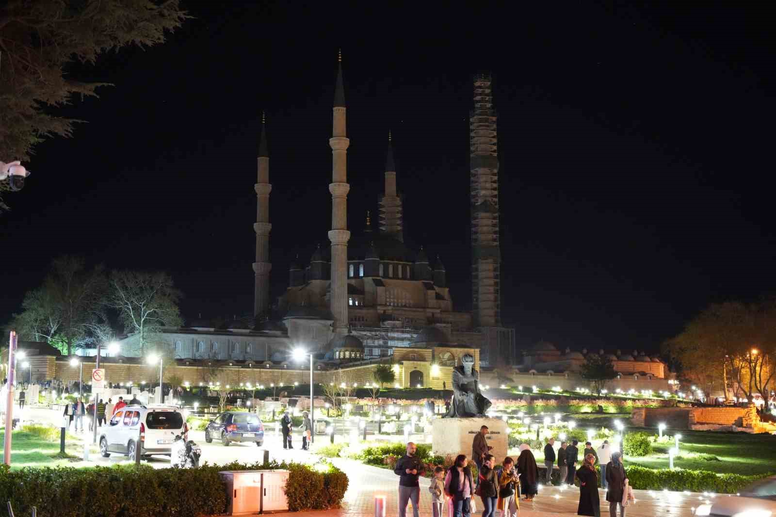 Edirne&rsquo;de Kadir Gecesi coşkusu
