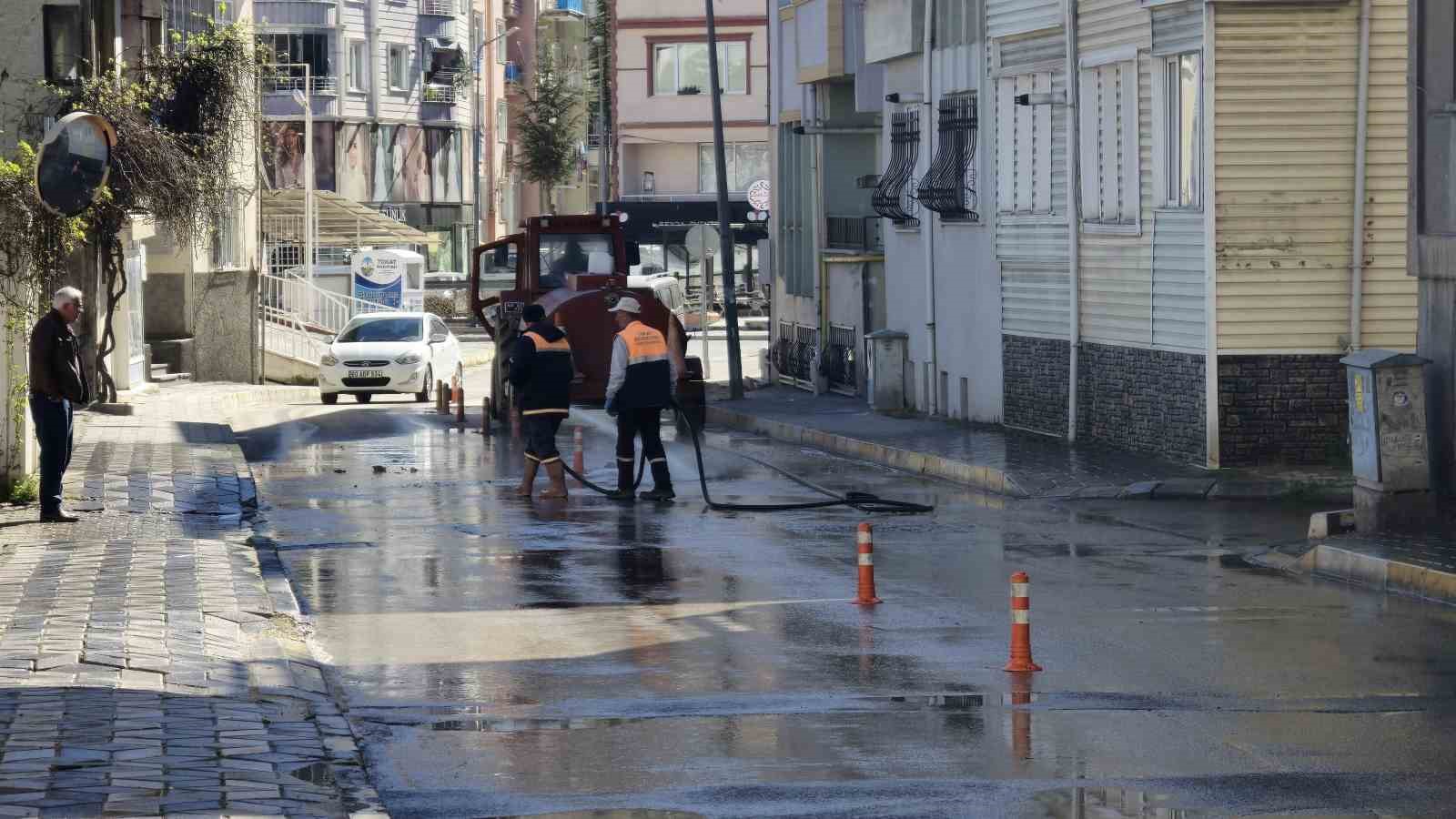 Tokat&rsquo;ta bayram &ouml;ncesi cadde ve sokaklar tek tek temizleniyor
