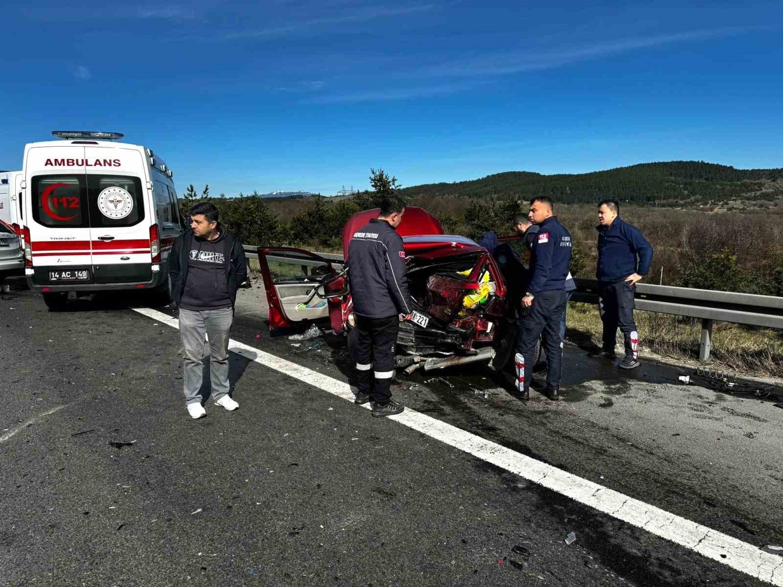 Bayram tatili yolunda kaza: 3 yaralı
