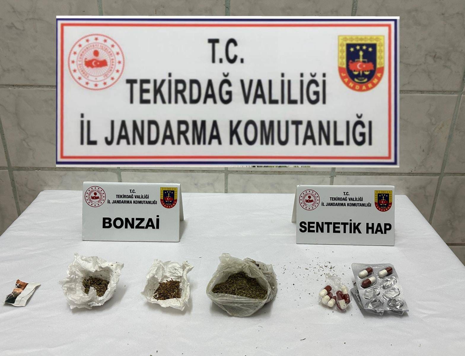 Tekirdağ&rsquo;da uyuşturucu, makaron ve t&uuml;t&uuml;n ele ge&ccedil;irildi

