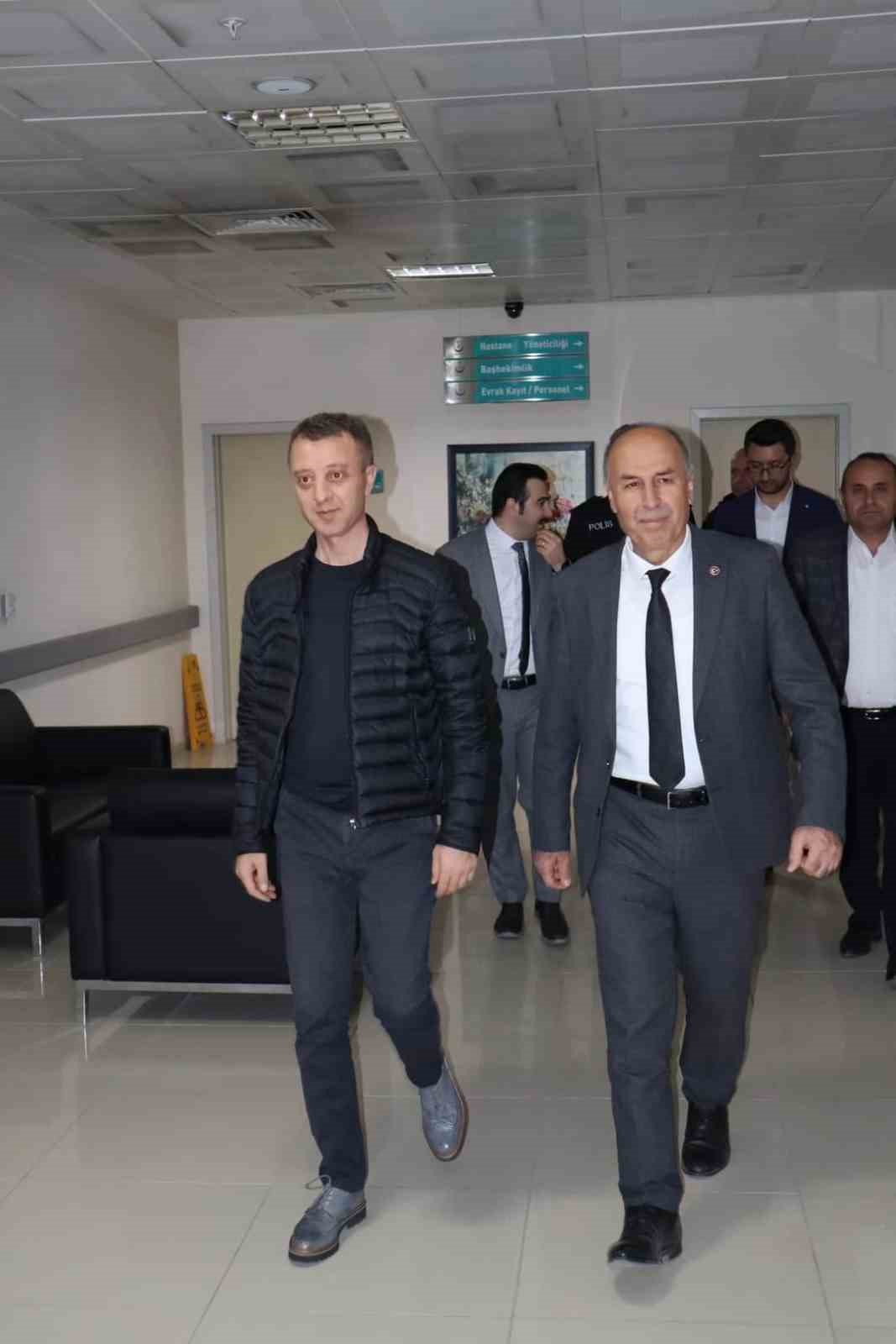 Sağlık çalışanları protokol ile iftar yemeğinde buluştu