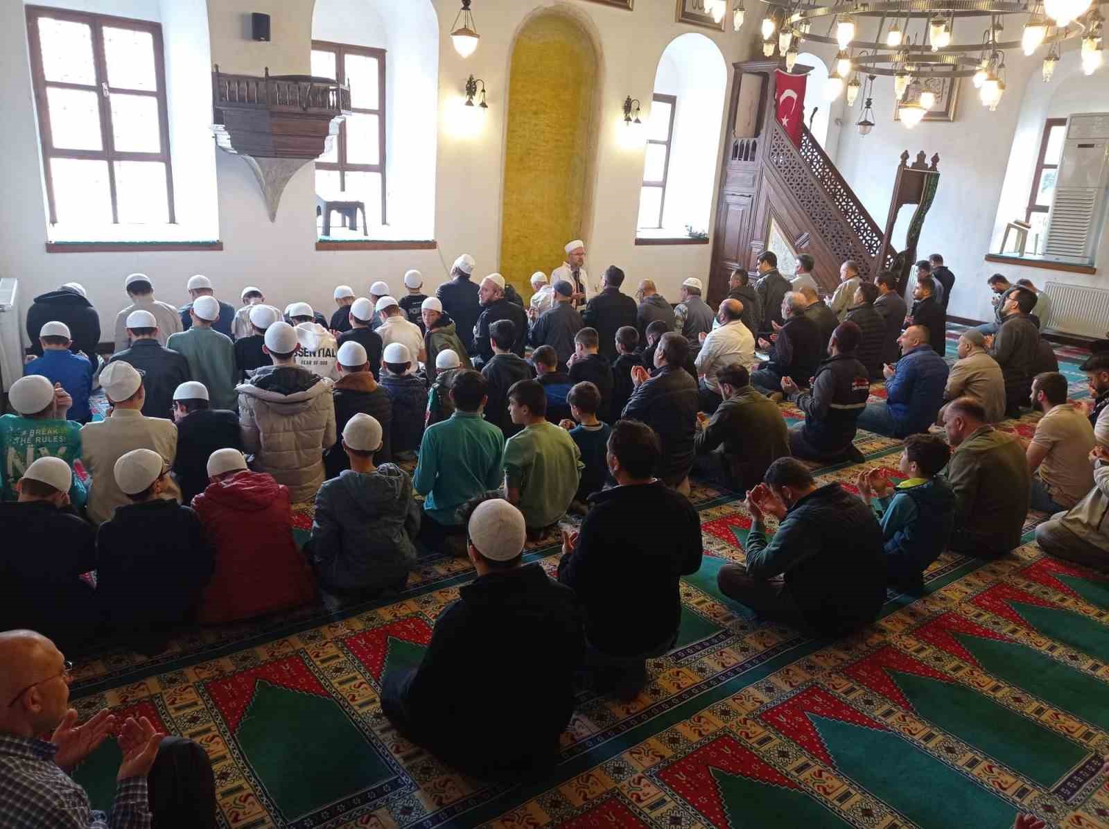 K&uuml;tahyalı hafız &ouml;ğrenciler hatim etti
