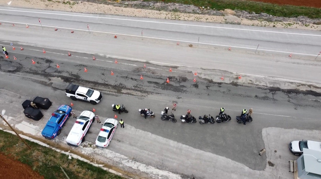 Bayburt’ta jandarma ekiplerinden bayram öncesi dronlu denetim
