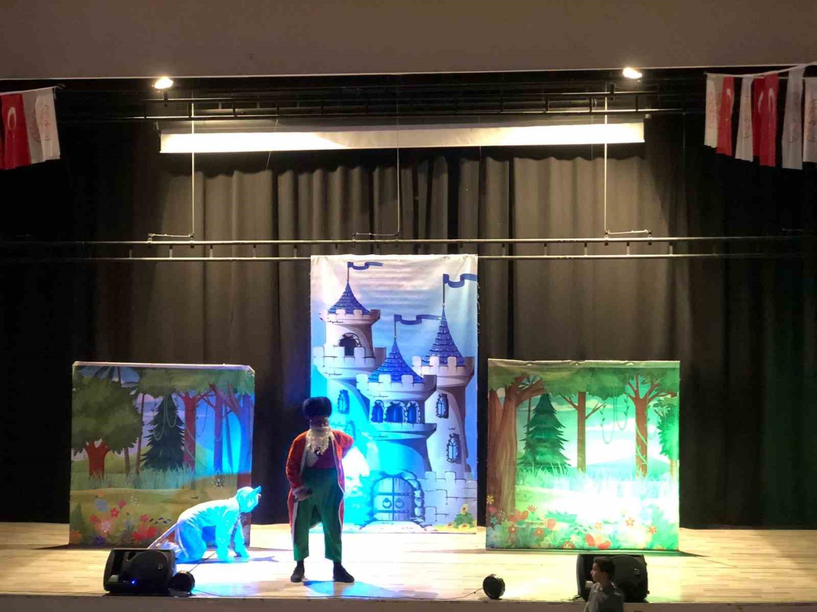 Ağrı’da çocuklar Ramazan şenlikleriyle eğlendi