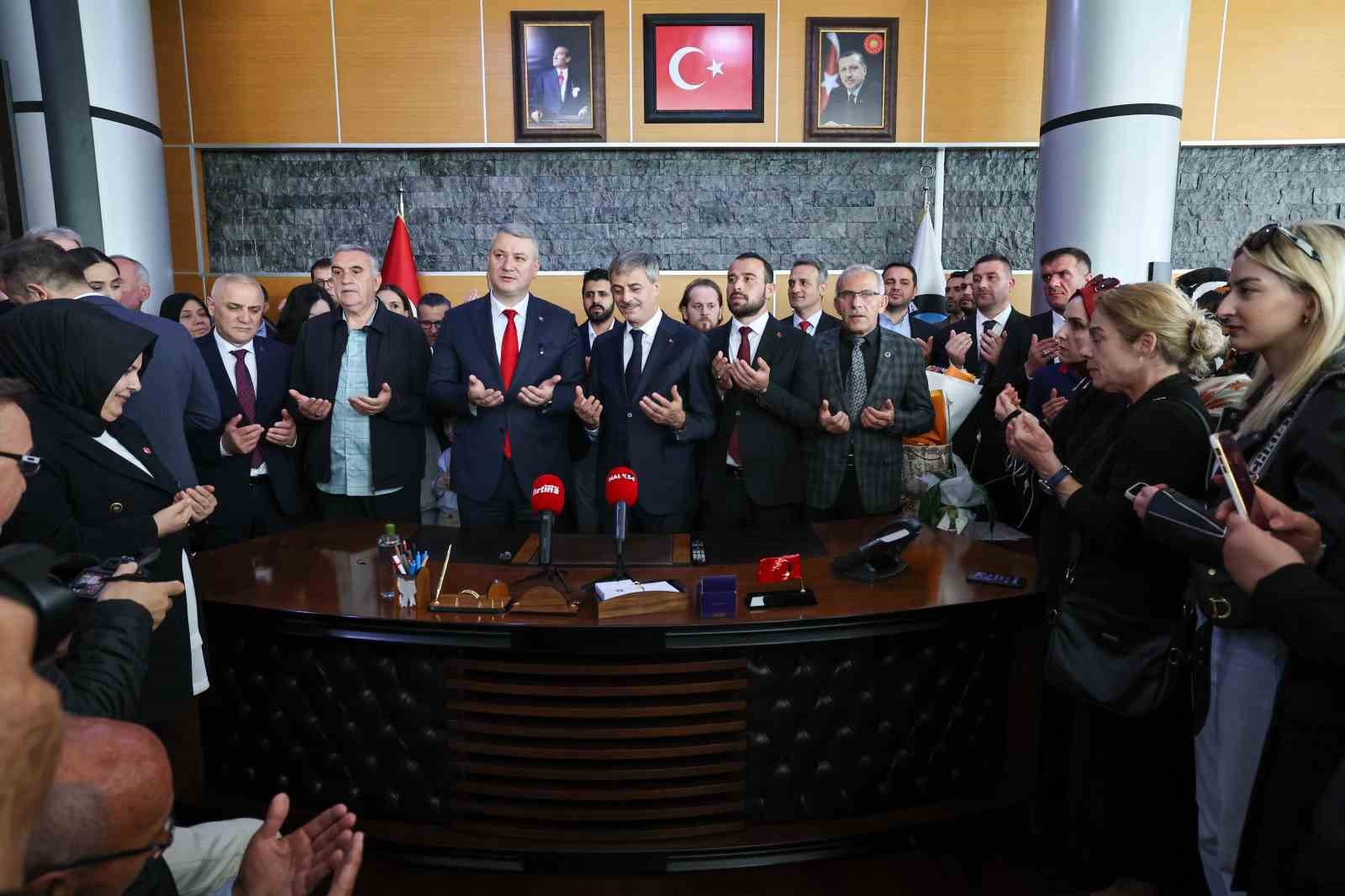Başkan Alemdar görevi Osman Çelik’e devretti

