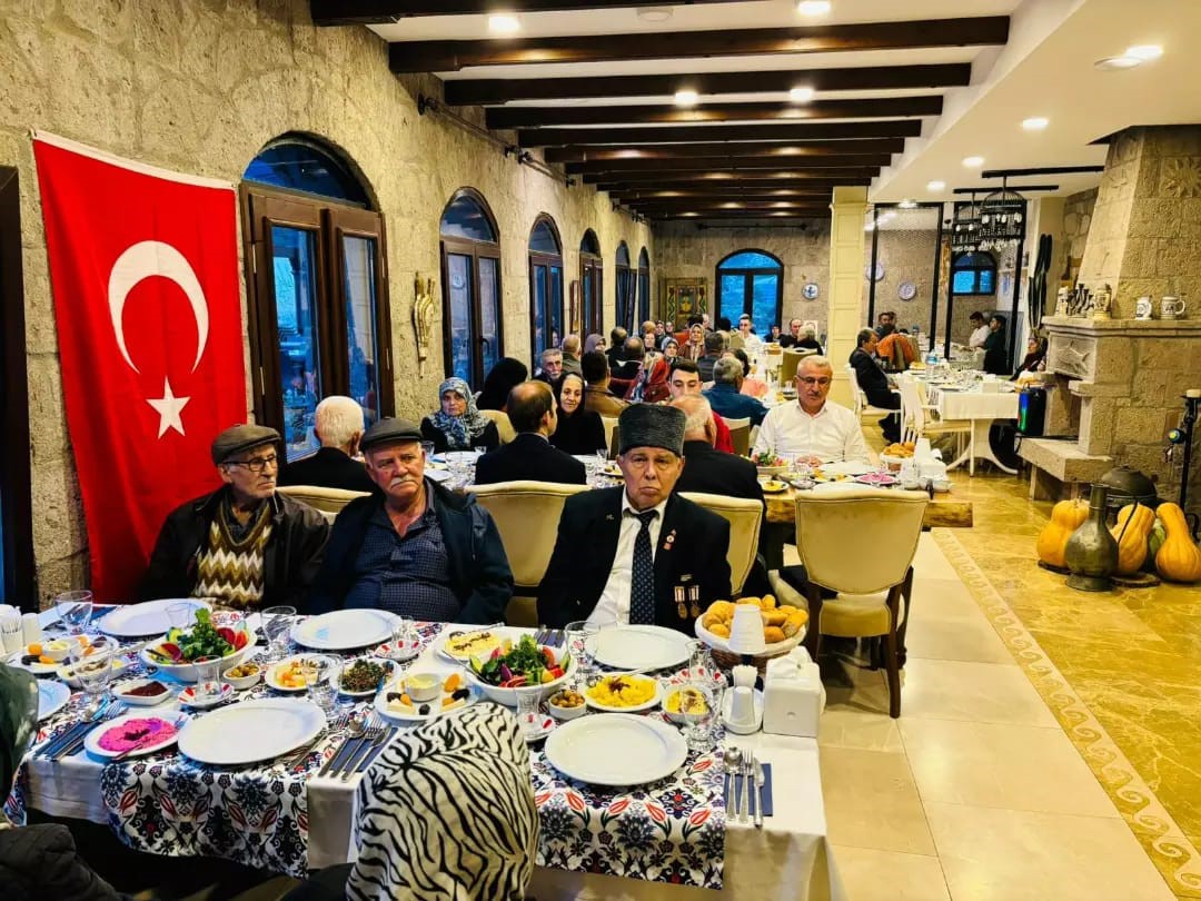 Ayvacık&rsquo;ta Şehit Aileleri ve Gaziler onuruna iftar yemeği d&uuml;zenledi

