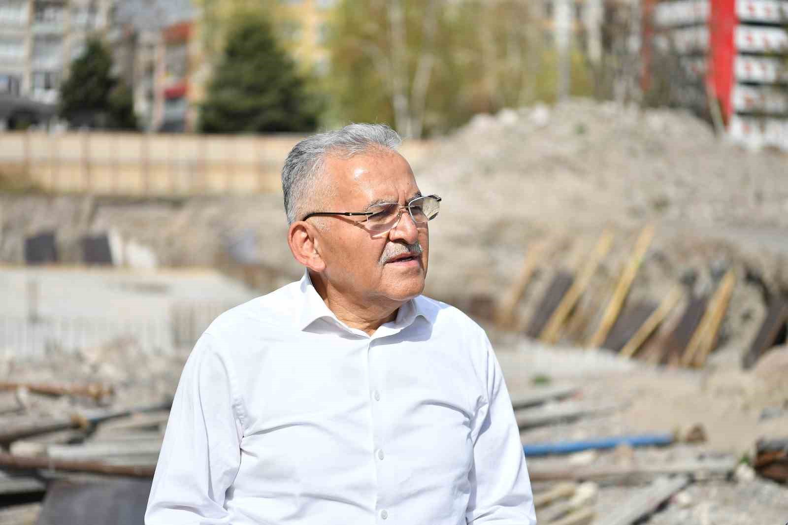 Başkan Büyükkılıç Tarihi Kayseri Mahallesi’nde 2’inci etap çalışmalarını inceledi

