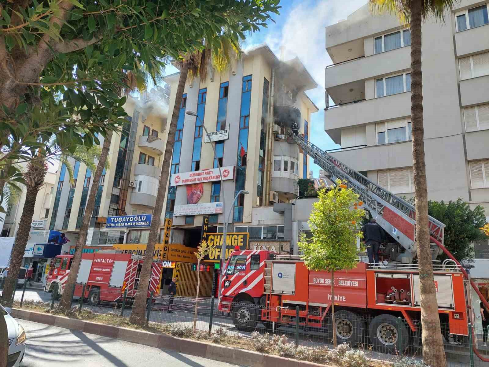 Personel yatakhanesinde çıkan yangın korkuttu
