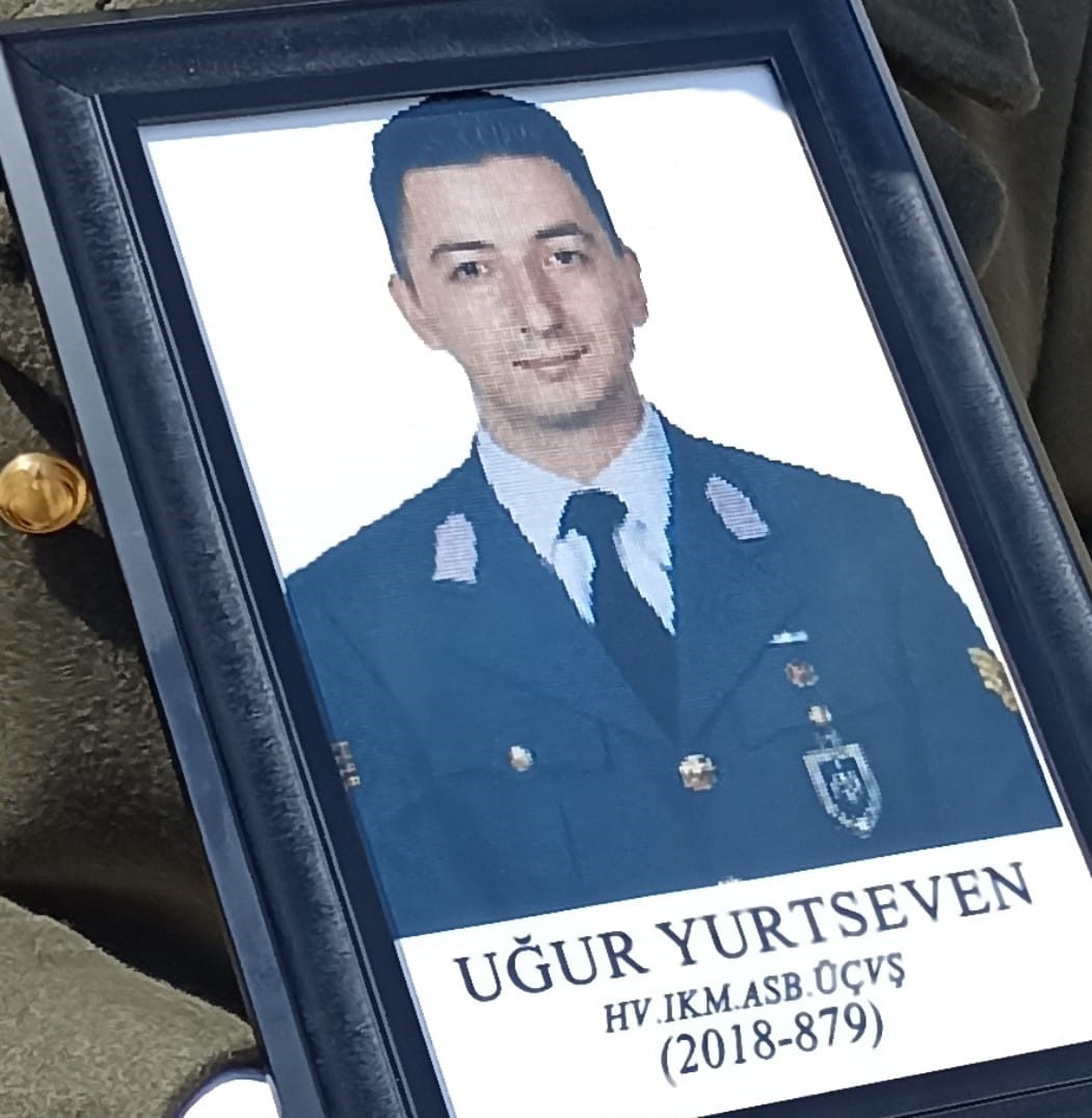Kayınpederi ve kayınbiraderinin saldırısı sonucu &ouml;len astsubay son yolculuğuna uğurlandı
