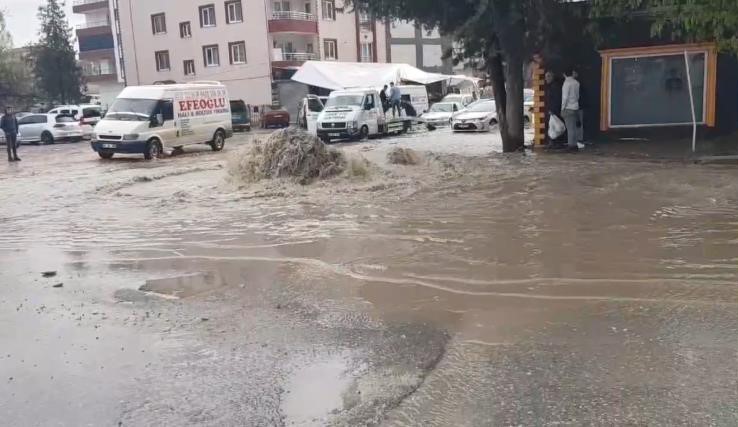 Malatya&rsquo;da cadde ve sokaklar g&ouml;le d&ouml;nd&uuml; 