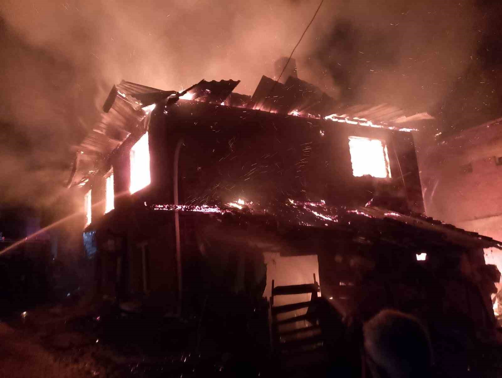 Tokat’ta ev yangını