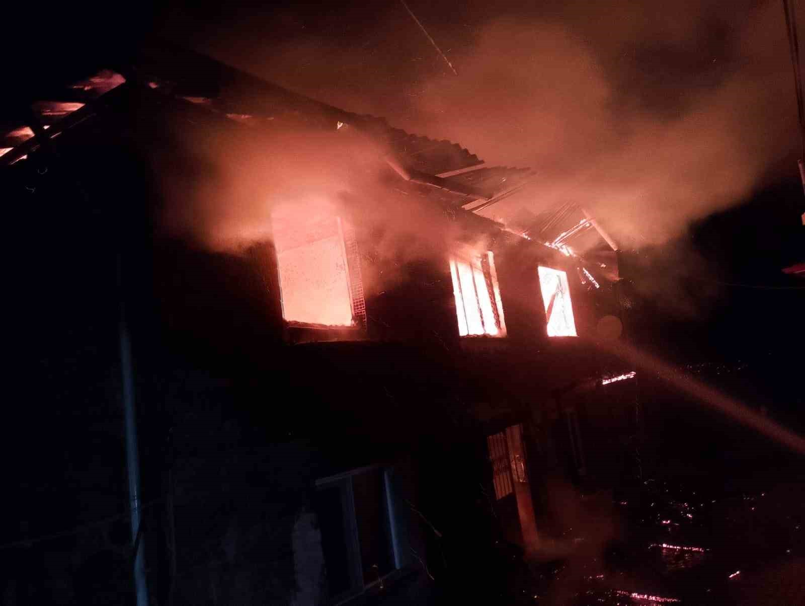 Tokat&rsquo;ta ev yangını
