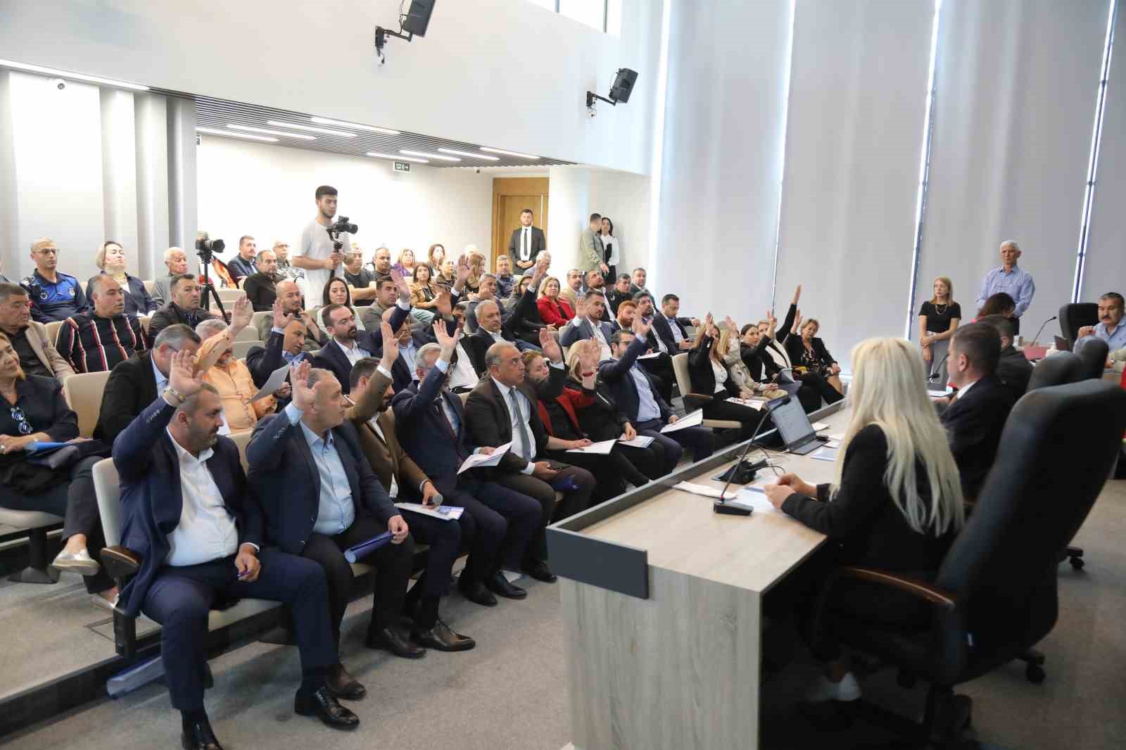 Mezitli Belediyesi, seçimlerin ardından ilk meclis toplantısını gerçekleştirdi
