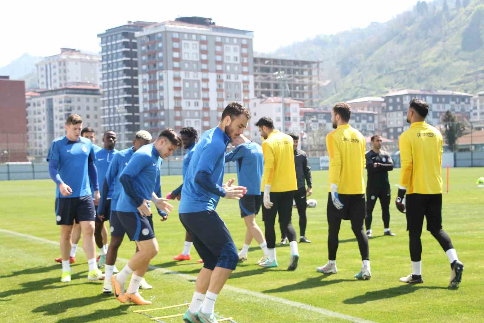 Çaykur Rizespor, Antalyaspor maçı hazırlıklarını sürdürdü
