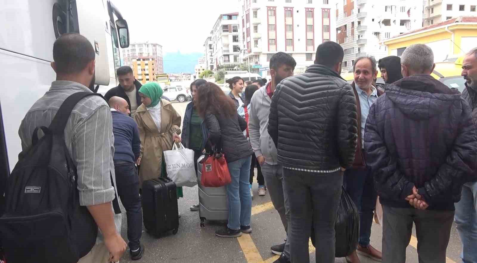 Hatay otogarında bayram yoğunluğu