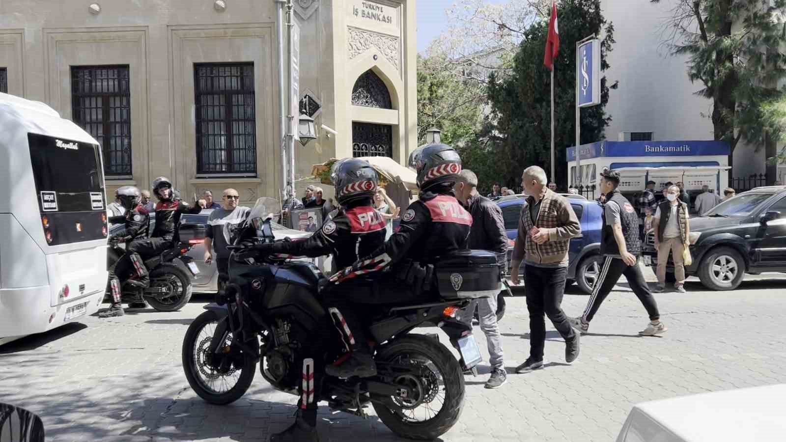 Edremit&rsquo;te k&uuml;f&uuml;rl&uuml; tartışma kanlı bitti
