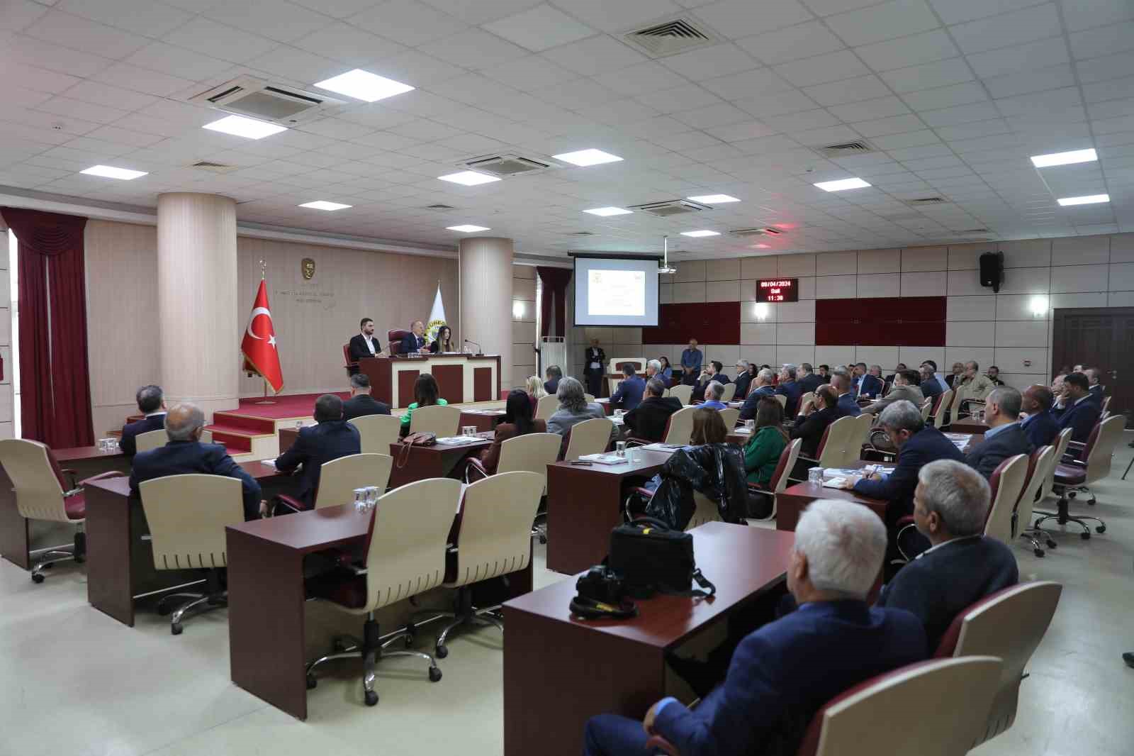 Y&uuml;reğir Belediye Meclisi ilk toplantısı ger&ccedil;ekleştirildi
