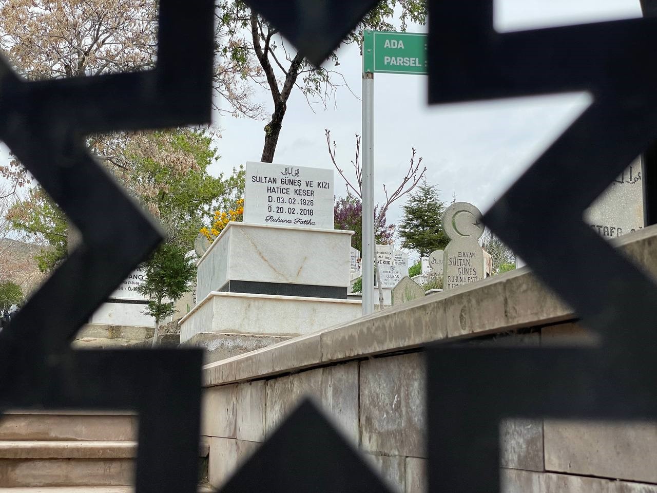 Kabristanlarda bayram ziyareti yoğunluğu
