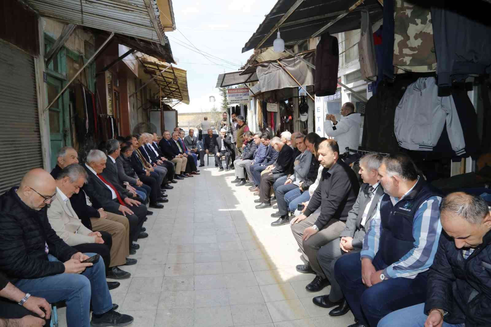 Esnaf asırlık ‘arife duası’nda buluştu