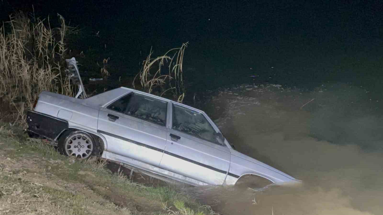 Gölete düşen otomobilde kayıp kişinin cansız bedenine ulaşıldı