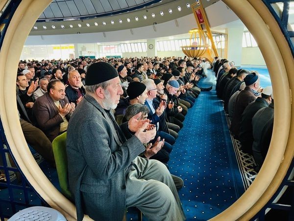 11 ayın sultanı Ramazan, bayram namazıyla uğurlandı
