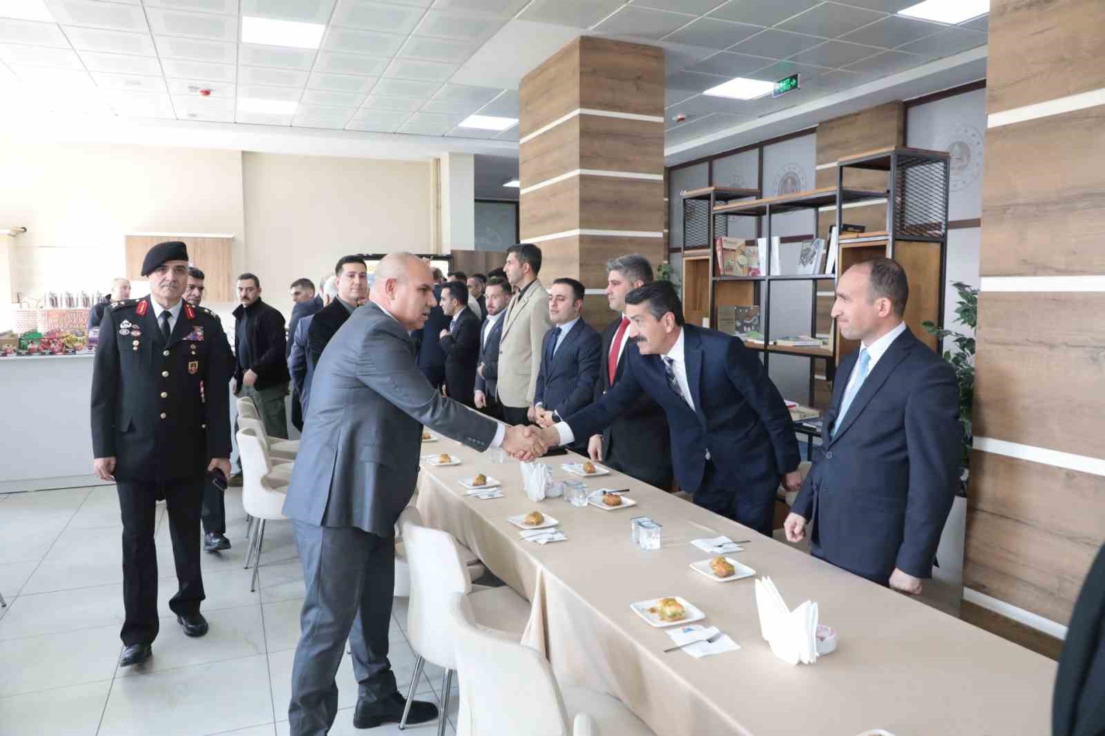 Ağrı&rsquo;da bayramlaşma programları d&uuml;zenlendi
