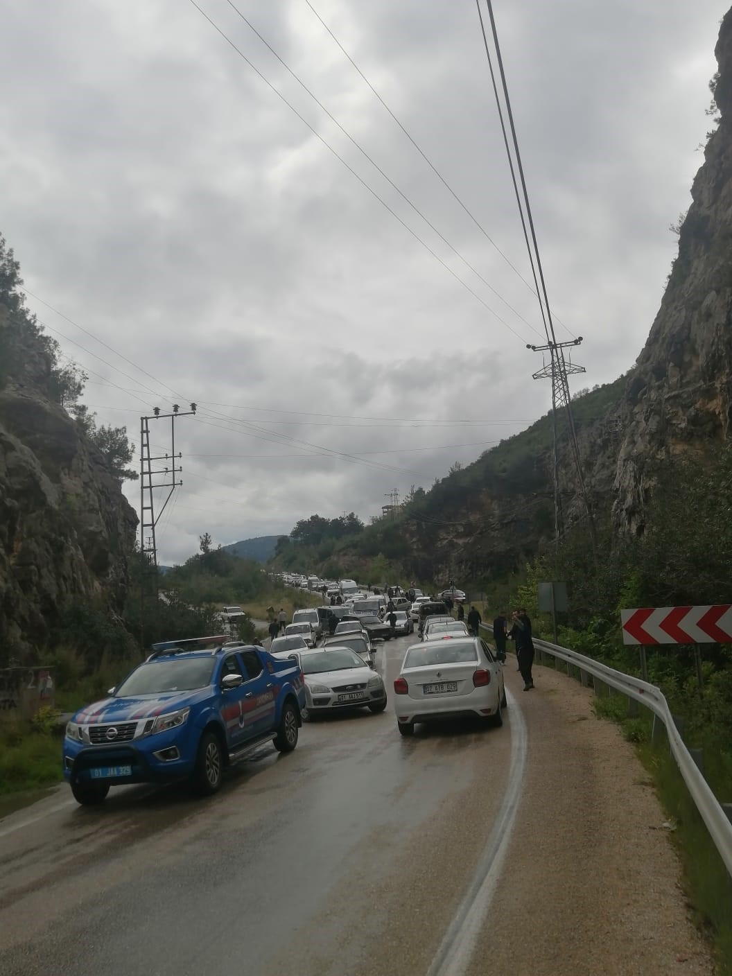 Kozan&rsquo;da trafik kazası: 1&rsquo;i &ccedil;ocuk 6 kişi yaralandı
