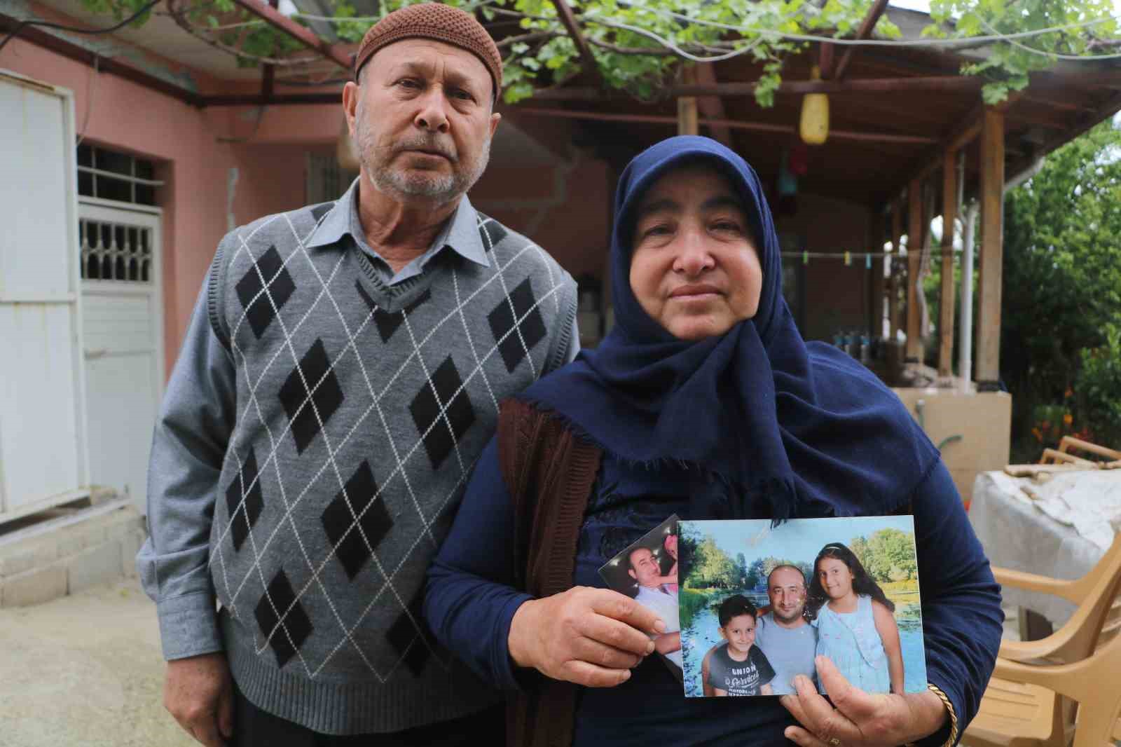 "Depremde 5 evladım gitti" diyen gözü yaşlı anneye belediye başkanından bayram ziyareti
