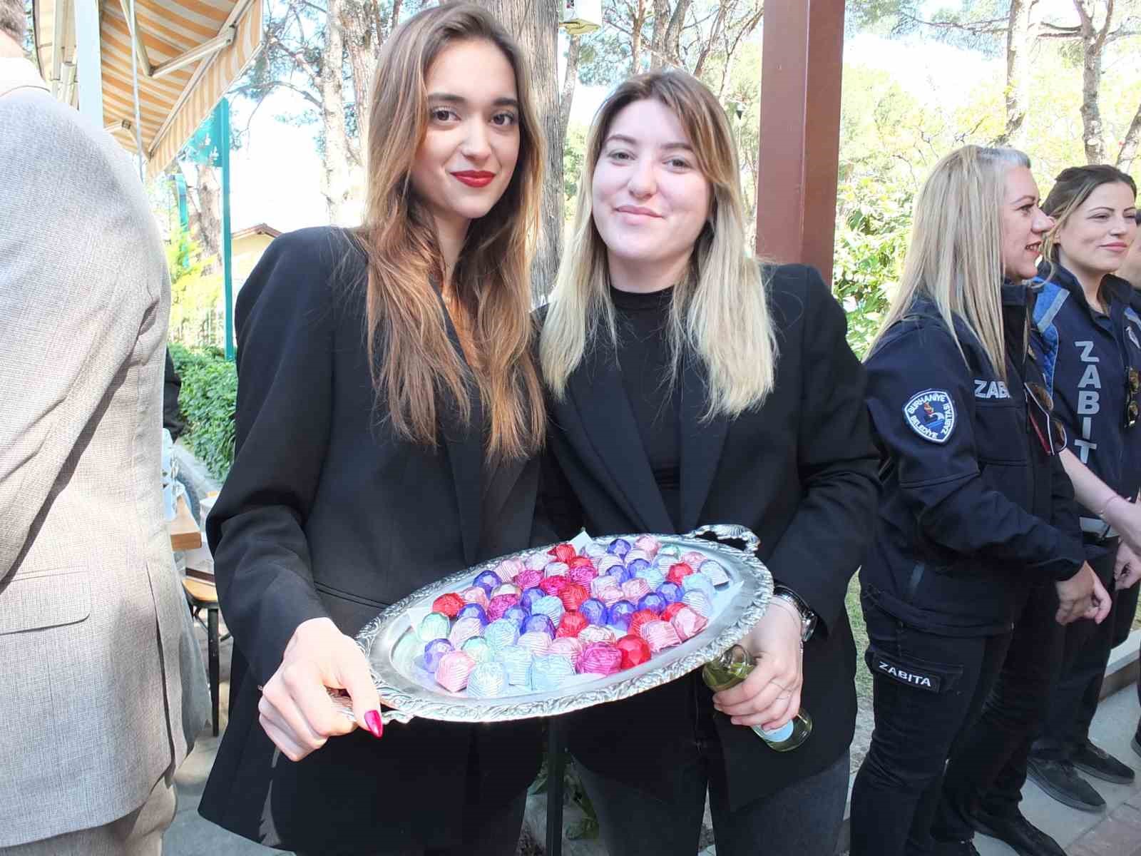 Burhaniye&rsquo;de bayramlaşma yapıldı
