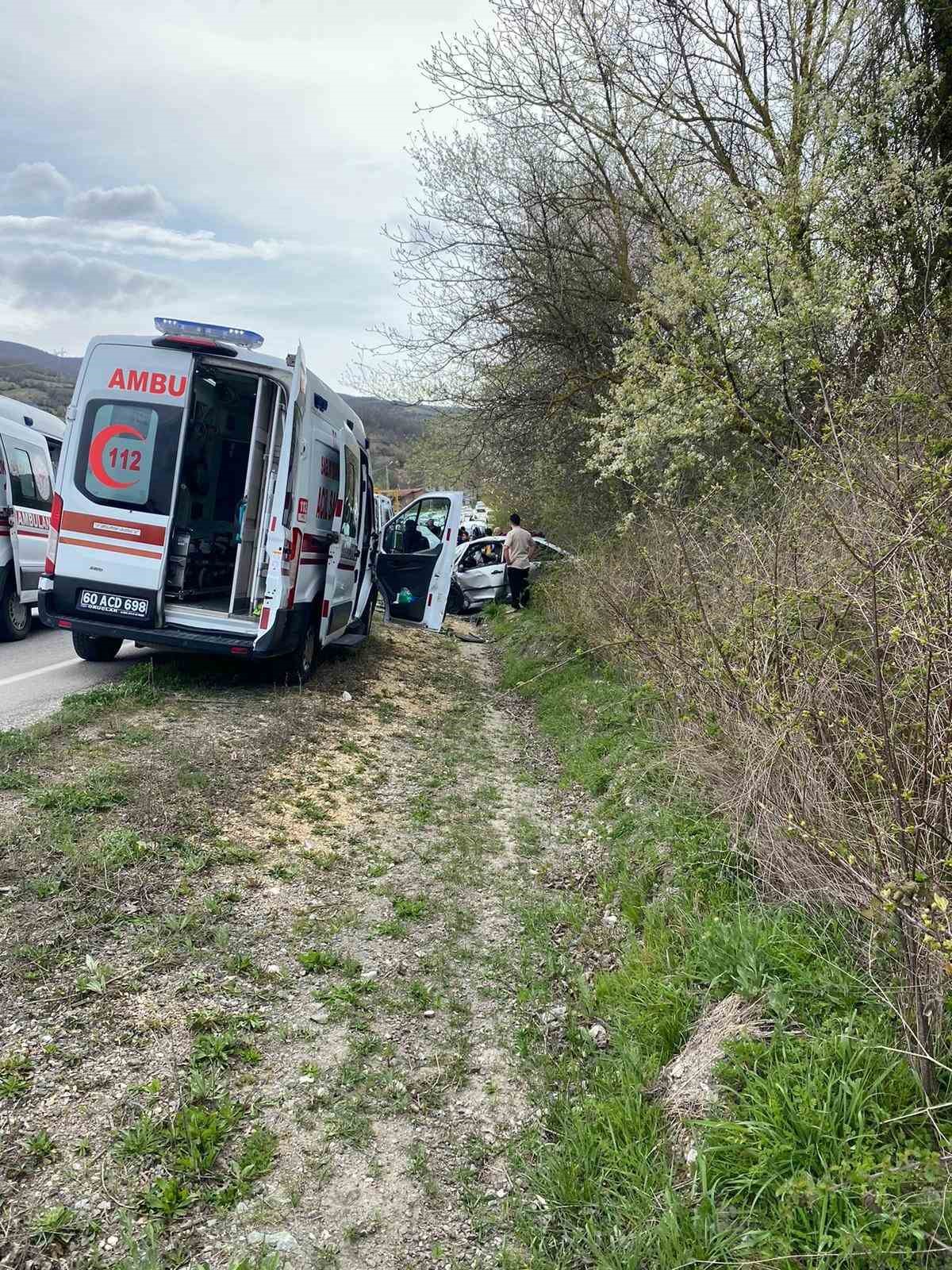 Tokat&rsquo;taki kazada 1 kişi hayatını kaybetti: 3 yaralının durumu ağır
