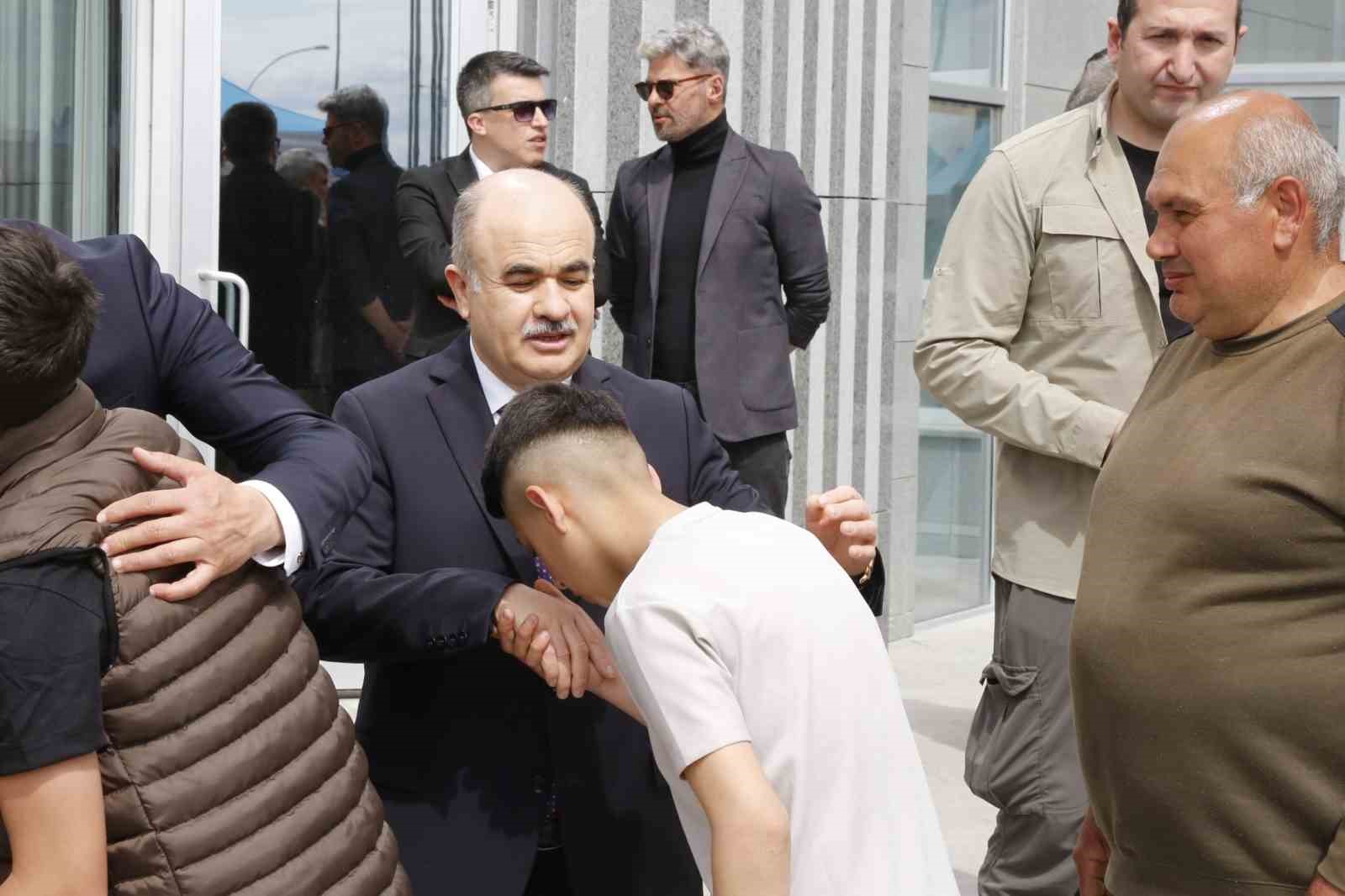 Çorum protokolü ve vatandaşlar bayramlaştı