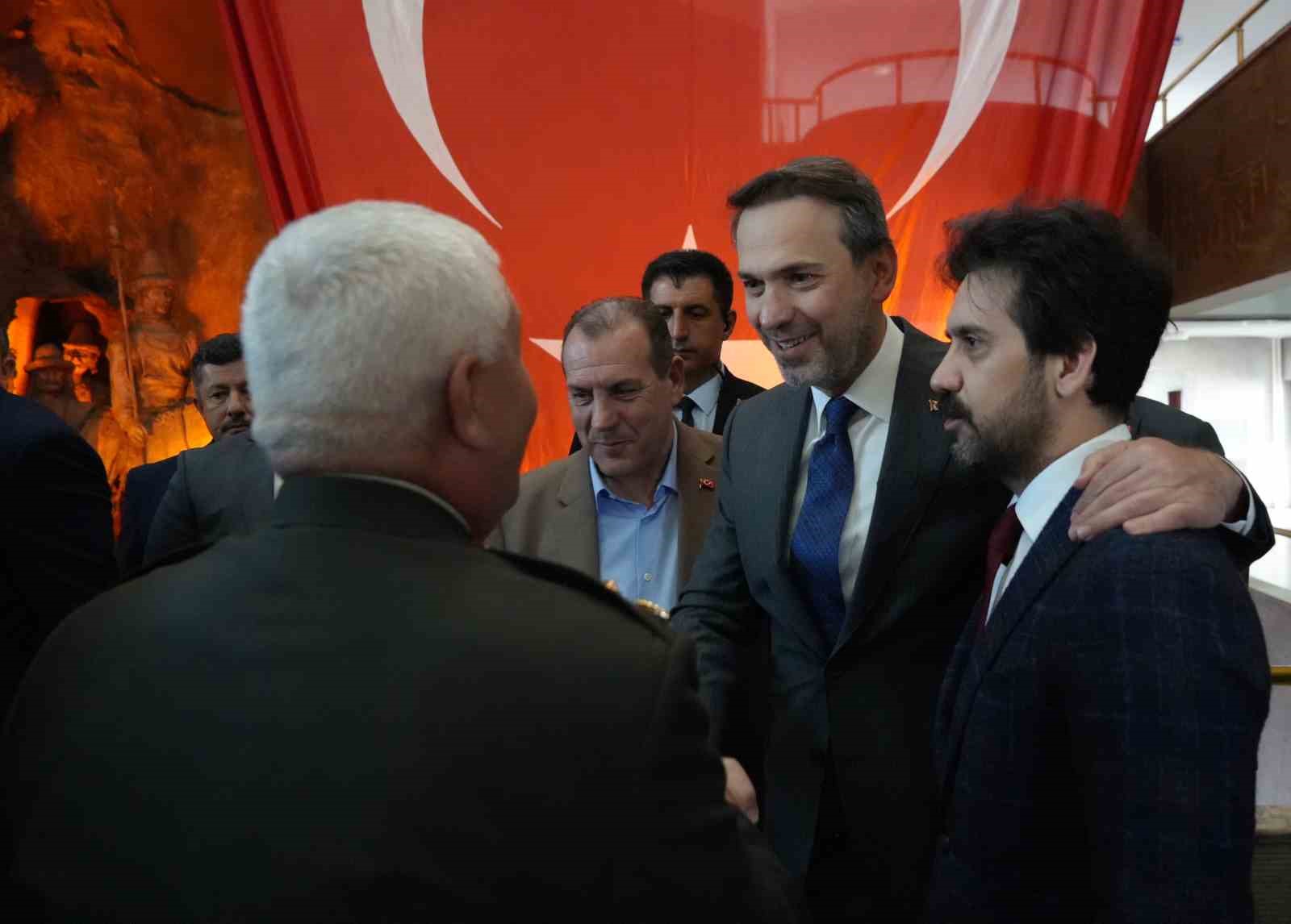 Bakan Bayraktar: "Bir dönem adı terörle anılan, girilemez denilen Gabar, çok şükür bugün petrolle anılıyor"
