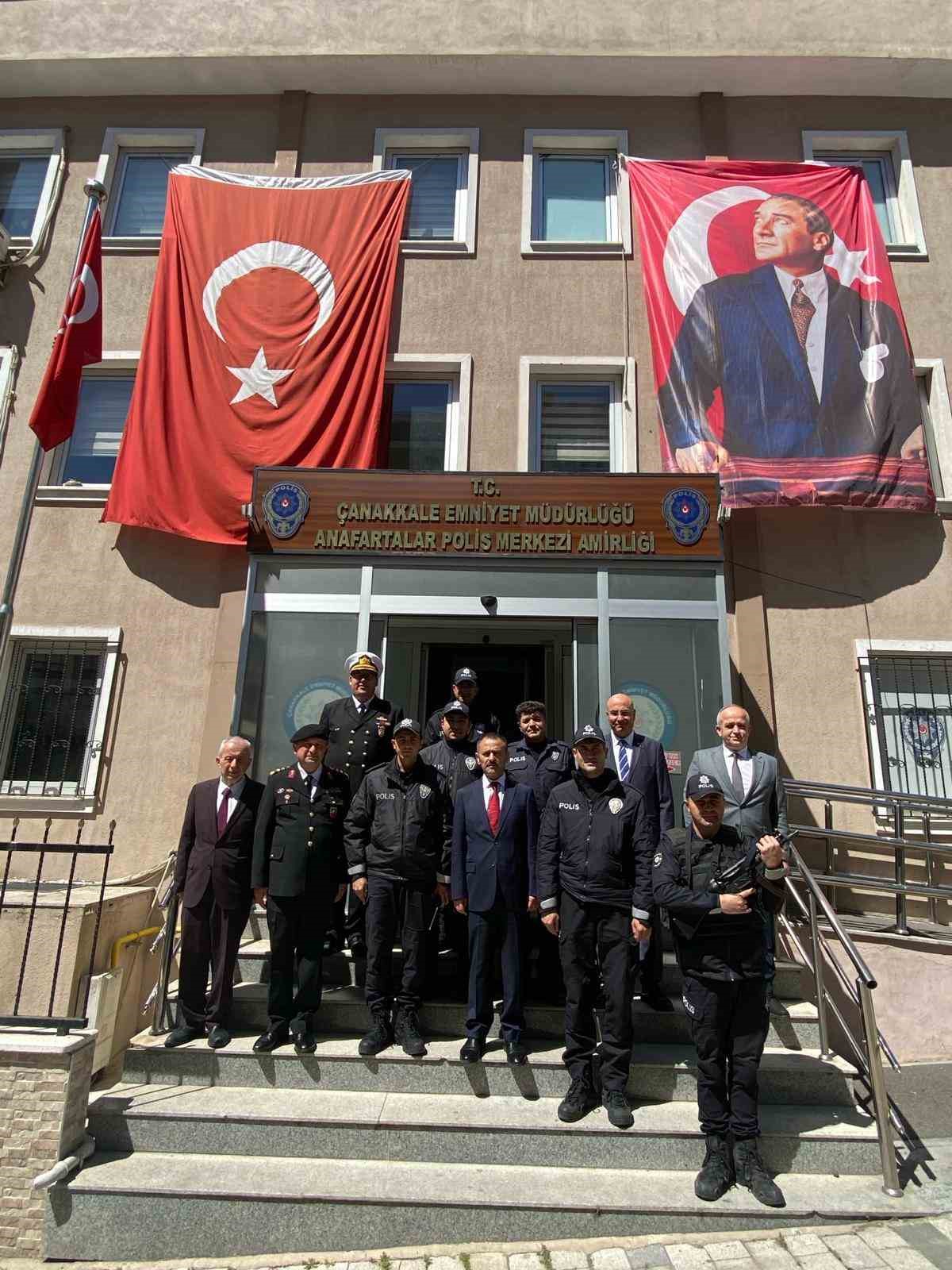 Vali İlhami Aktaş, Ramazan Bayramında görevli personeli ziyaret etti