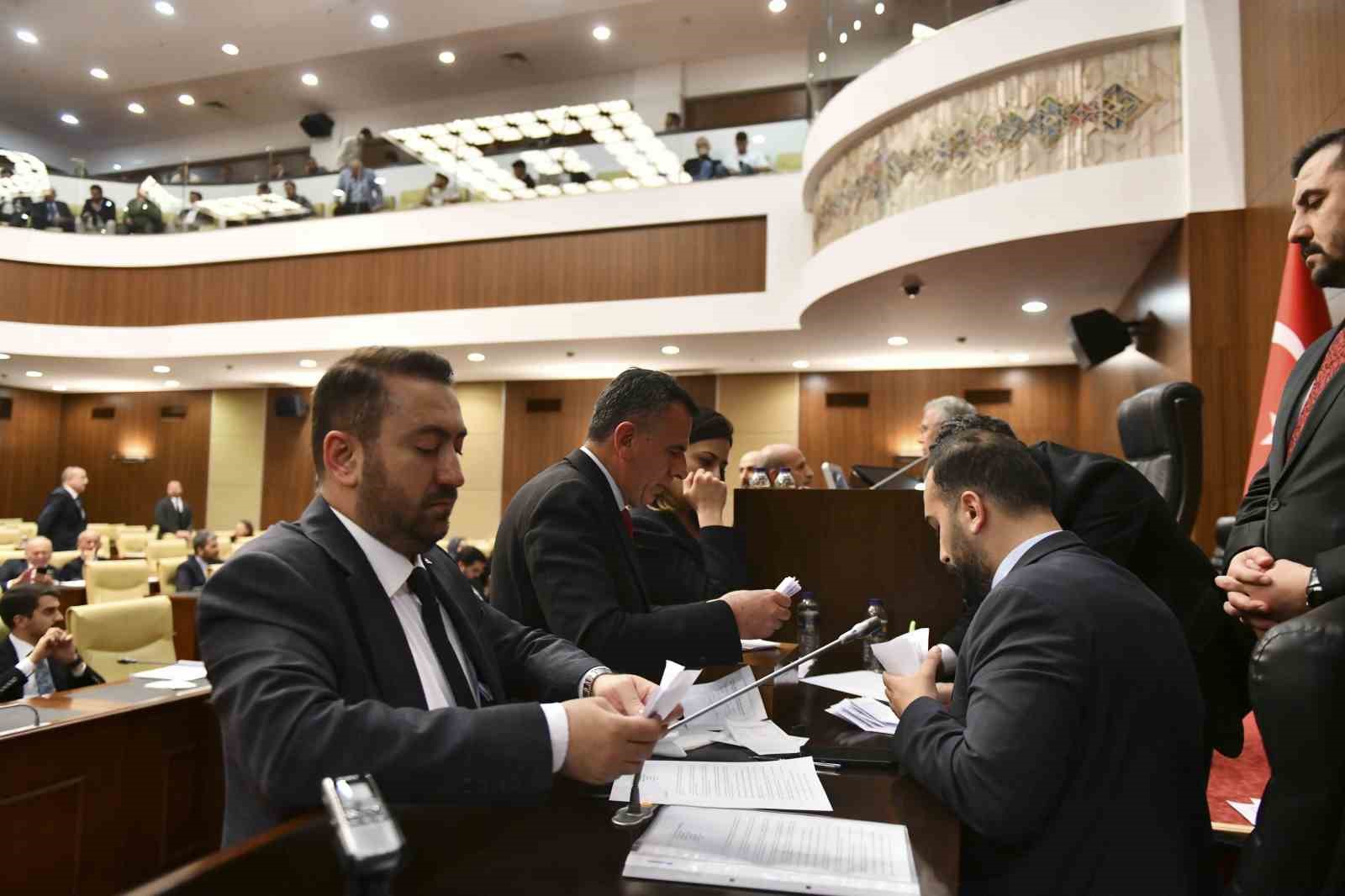 Ankara Büyükşehir Belediyesinde yeni dönemin ilk meclis toplantısı yapıldı
