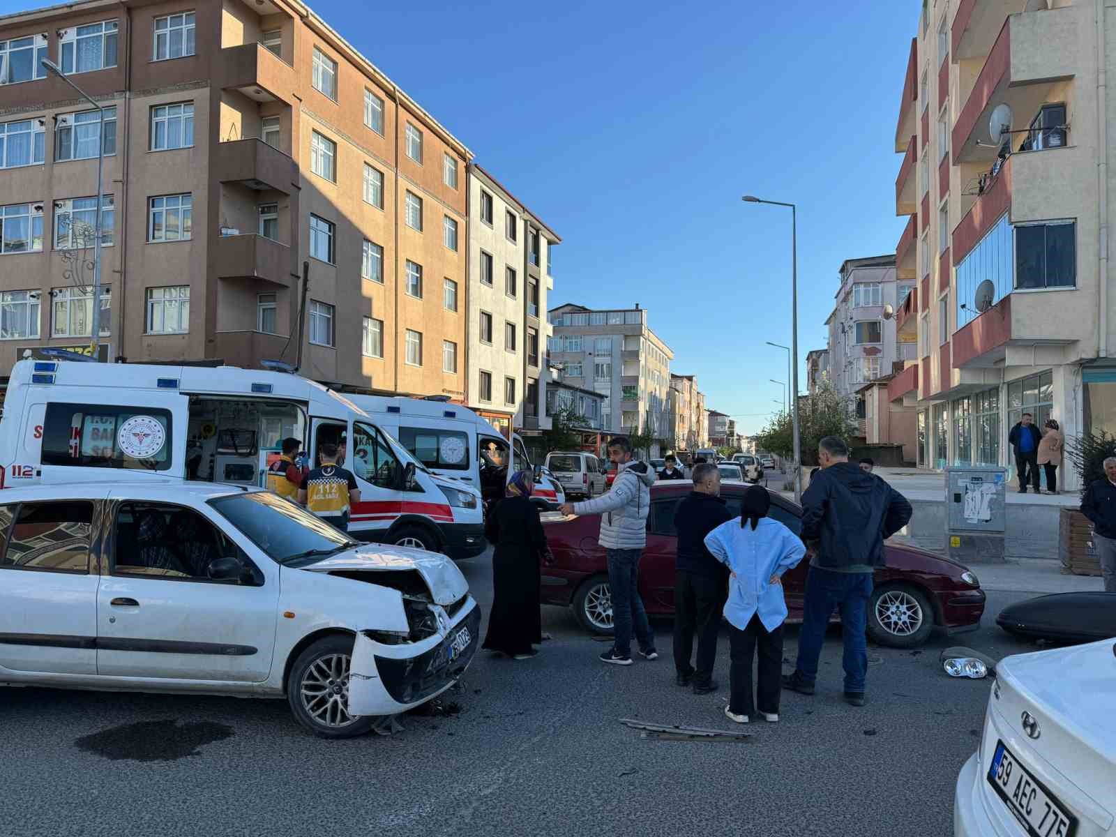Kapaklı’da bayram günü kaza: 13 yaralı