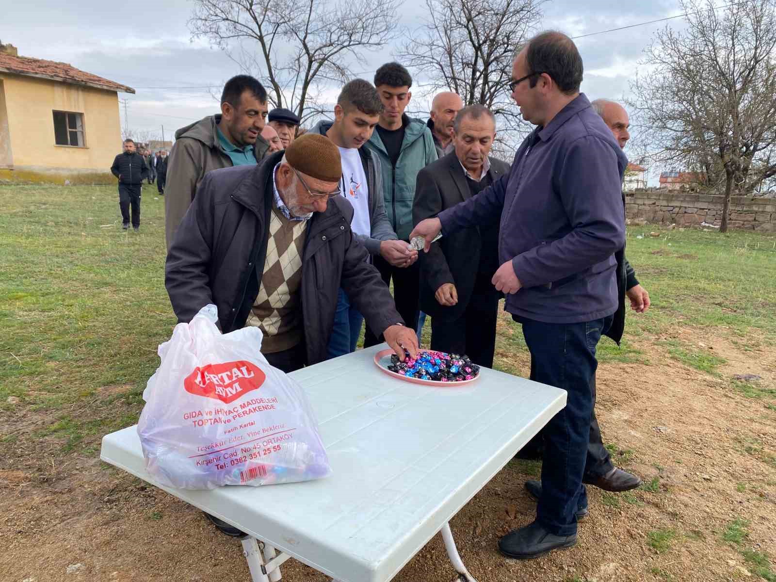 Göçle dağılan köy halkı 60 yıllık bayram geleneği ile bir araya geliyor