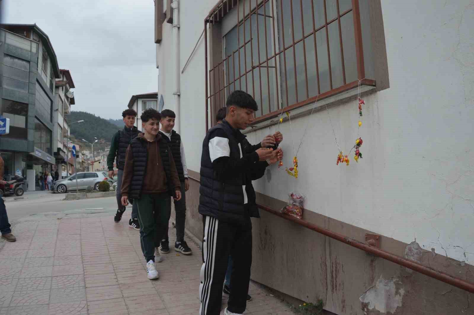 Tokat’ta askıda şeker etkinliğiyle bayrama tatlı dokunuş 