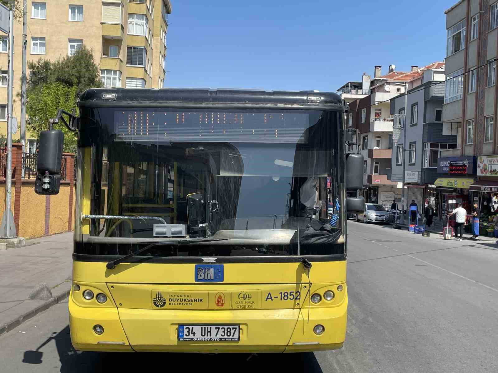 Küçükçekmece’de yolcu İETT otobüsünün sileceğini ve camını kırdı
