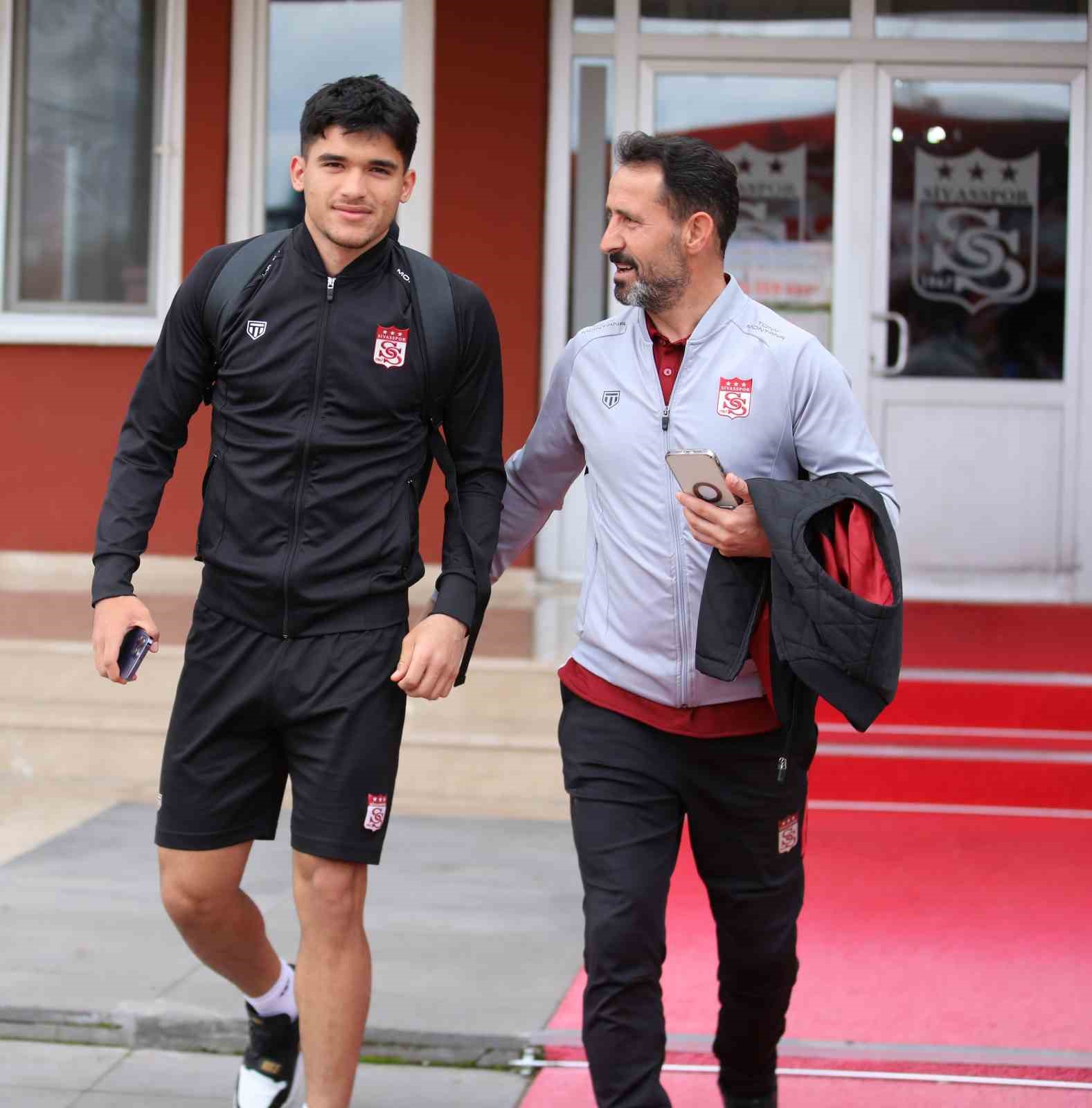 Sivasspor kafilesi Trabzon’a gitti
