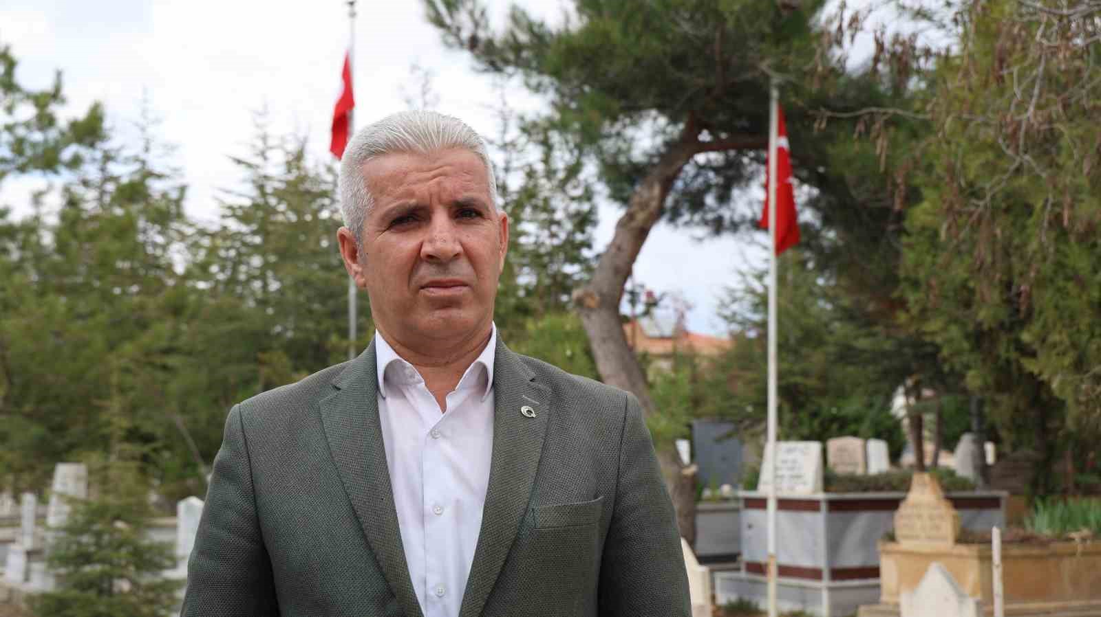 Şehit mezarlarında ’Türk bayrağı yok’ iddiası yalan çıktı
