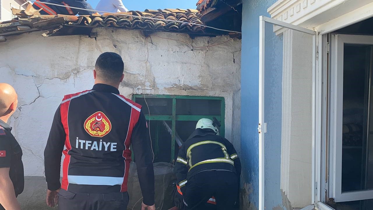 M&uuml;stakil ev yanarak kullanılamaz hale geldi
