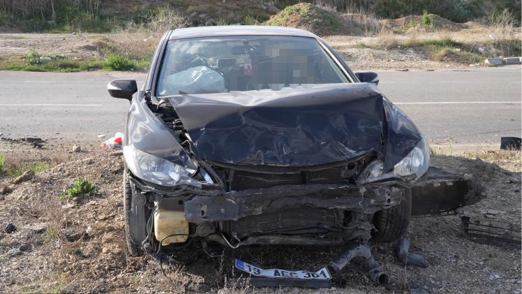 Kırıkkale’de iki otomobil çarpıştı, aynı aileden 4 kişi yaralandı
