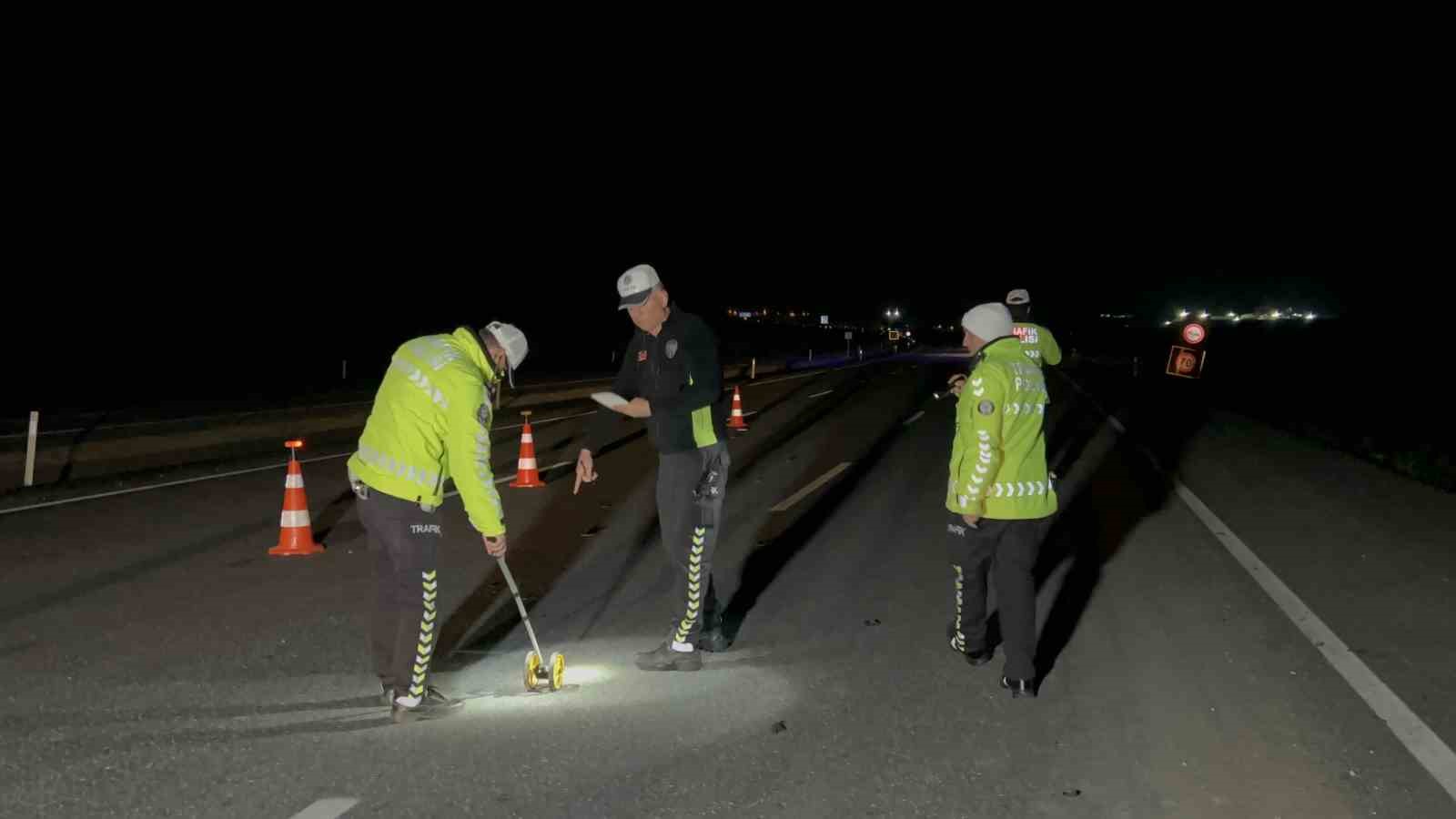 Otomobillerin çarptığı yaya hayatını kaybetti
