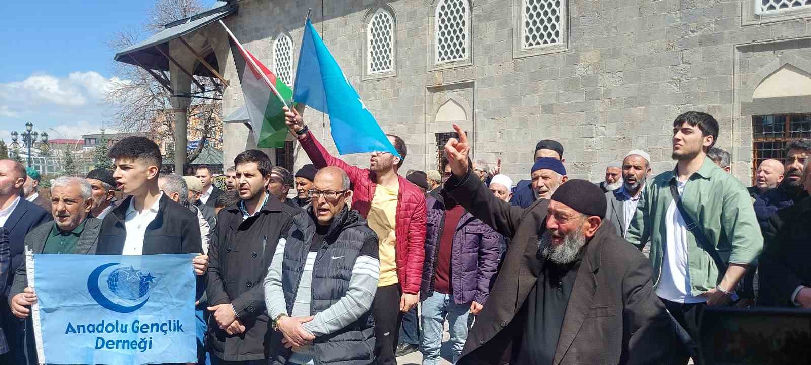 Erzurum’da Gazze şehitleri için gıyabi cenaze namazı kılındı
