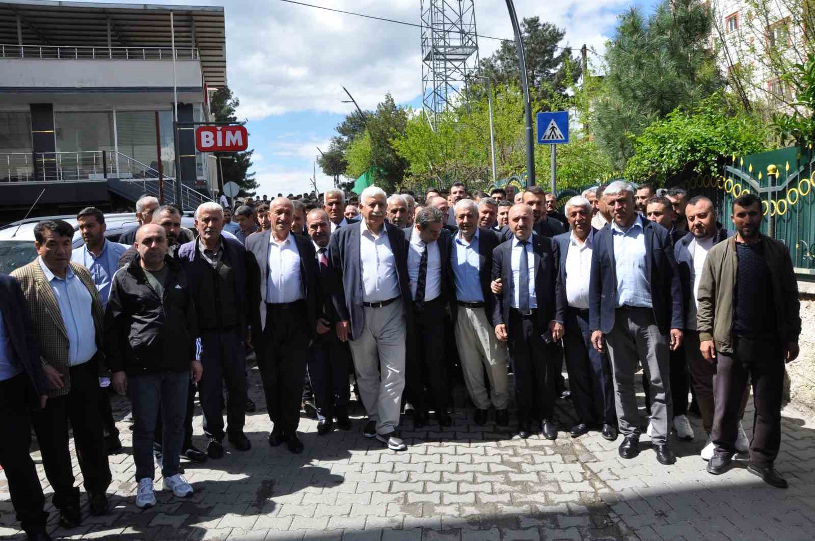 Sason’da Belediye Başkanları mazbatalarını alarak göreve başladı
