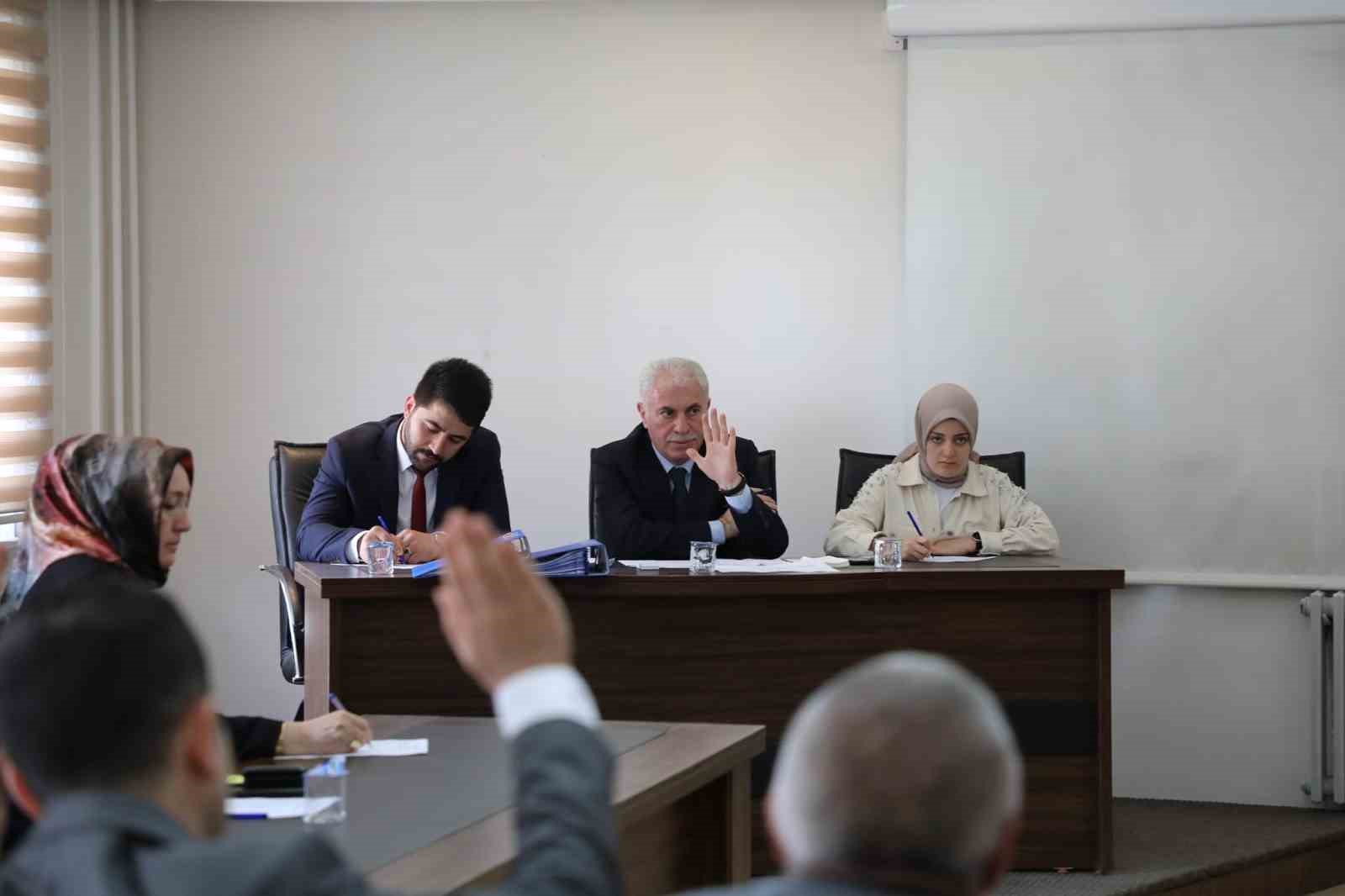 Bayburt Belediyesinde yeni dönemin ilk meclis toplantısı yapıldı
