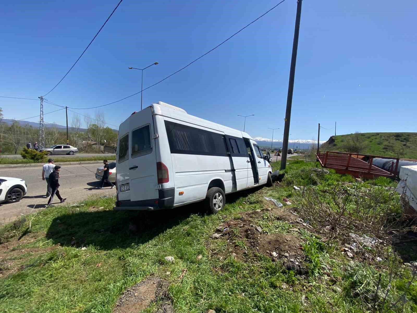 Bingöl’de trafik kazası: 4 yaralı